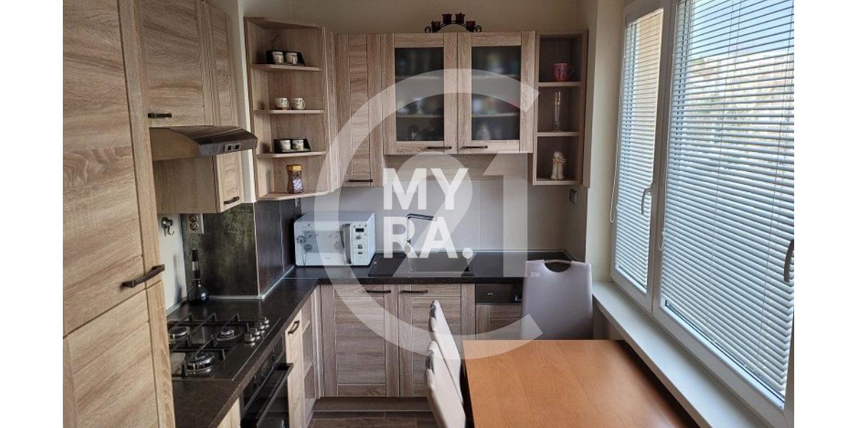 slnečný 3 izb. byt po kompletnej rekonštrukcii, posch. 2/7, loggia, výťah, pivnica, Bernolákova ul., Terasa