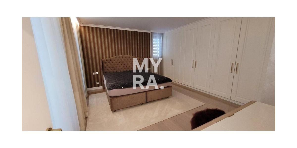 Dom s terasou v pokojnej časti Myslavy, garáž pre dve autá, záhrada