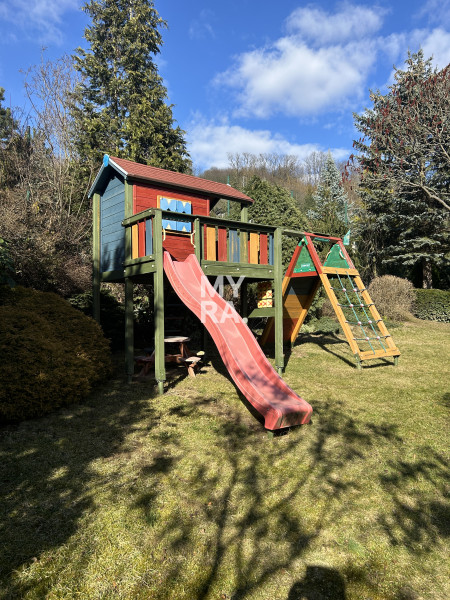 PREDAJ / Nadštandardná rodinná vila / Za Kalváriou, Prešov /tenisový kurt / krytý bazén