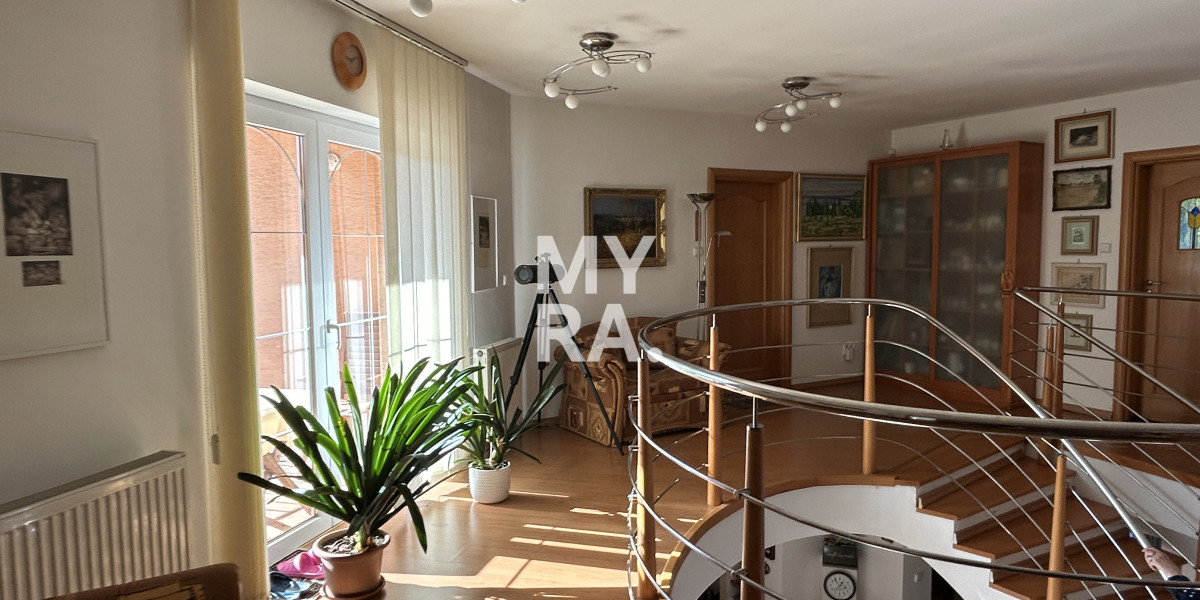 PREDAJ / Nadštandardná rodinná vila / Za Kalváriou, Prešov /tenisový kurt / krytý bazén