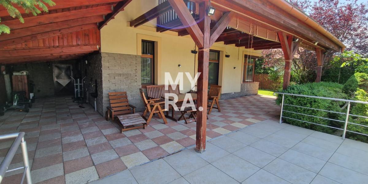 PREDAJ 6 izb. RD s bazénom / Prešov - Záborské