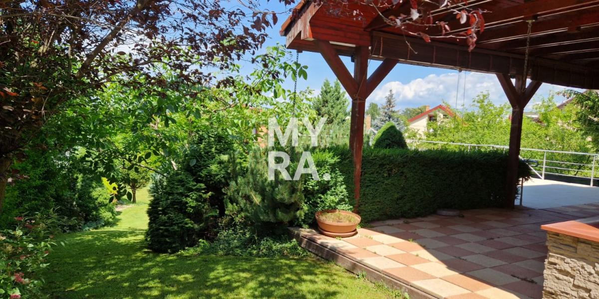 PREDAJ 6 izb. RD s bazénom / Prešov - Záborské