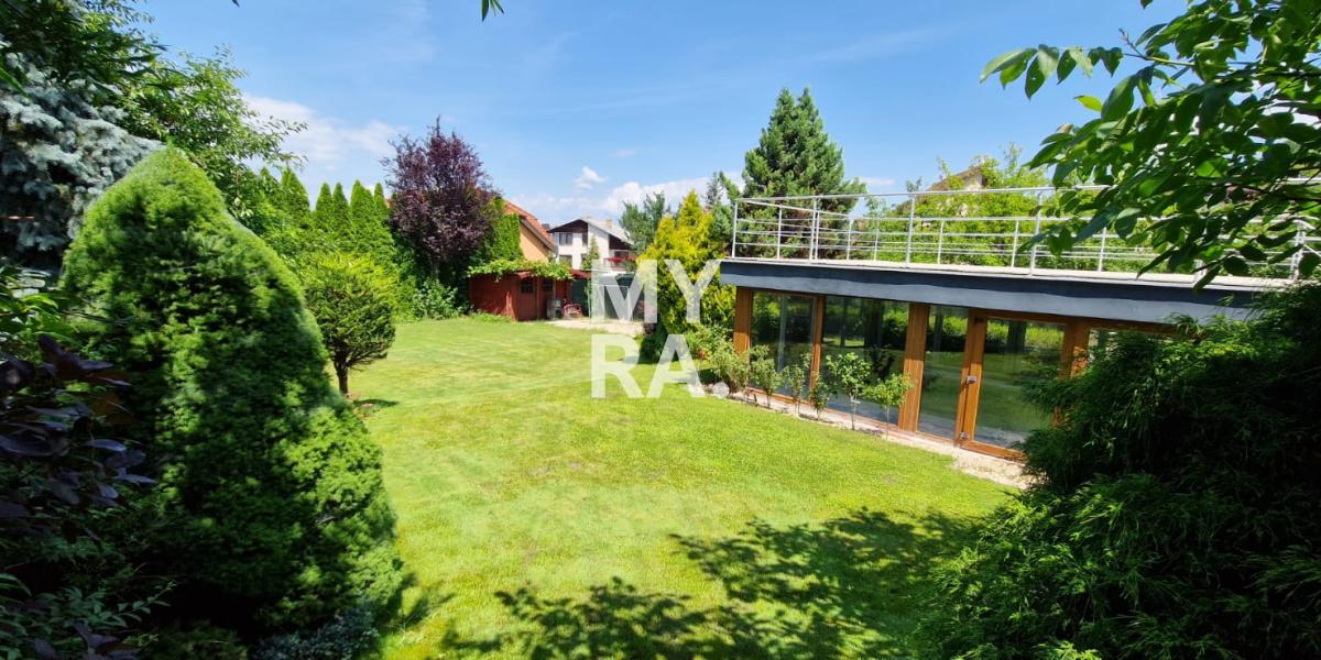 PREDAJ 6 izb. RD s bazénom / Prešov - Záborské