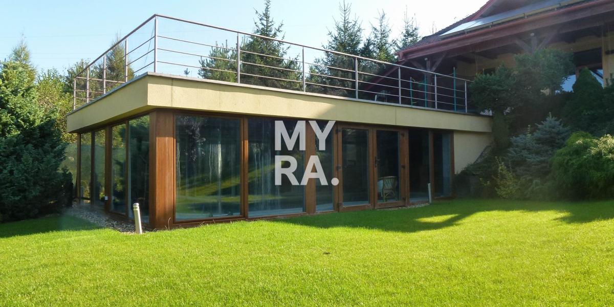 PREDAJ 6 izb. RD s bazénom / Prešov - Záborské