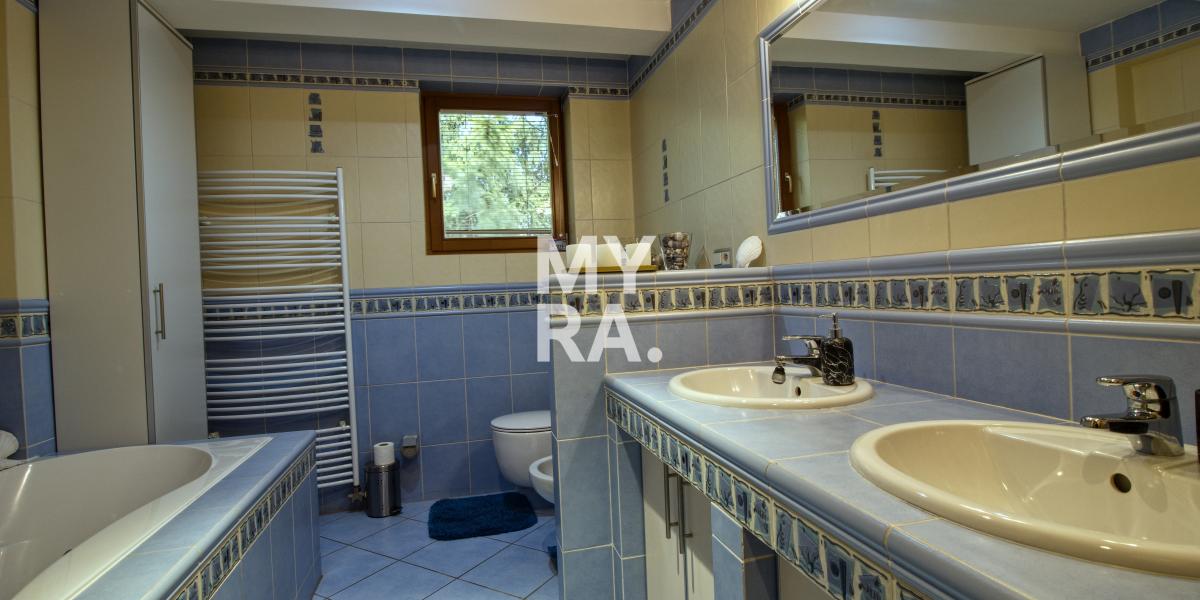 PREDAJ 6 izb. RD s bazénom / Prešov - Záborské