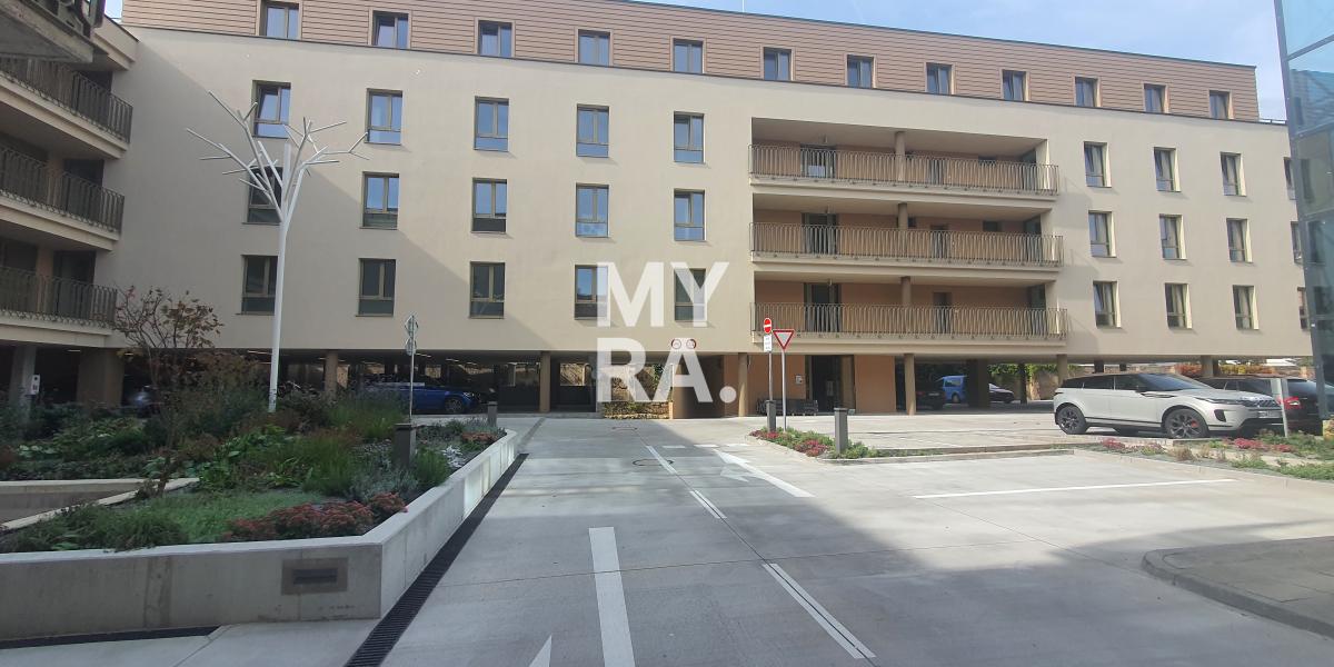 3 izbový byt v novostavbe s loggiou. Podlahové kúrenie a stropné chladenie.