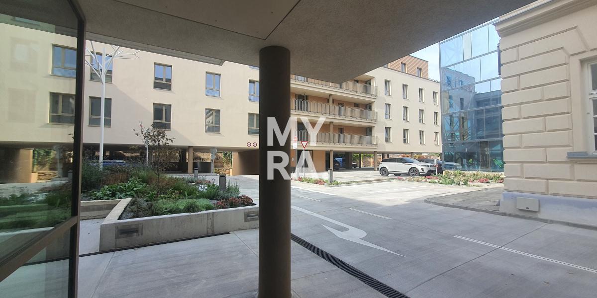 3 izbový byt v novostavbe s loggiou. Podlahové kúrenie a stropné chladenie.