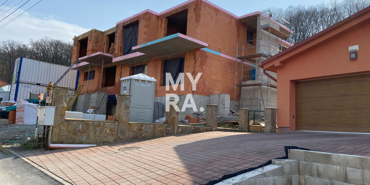 PREDAJ / dvoch novostavieb rodinných domov 226 m2 + pozemok 826 m2 | Veľký Šariš - Kanaš