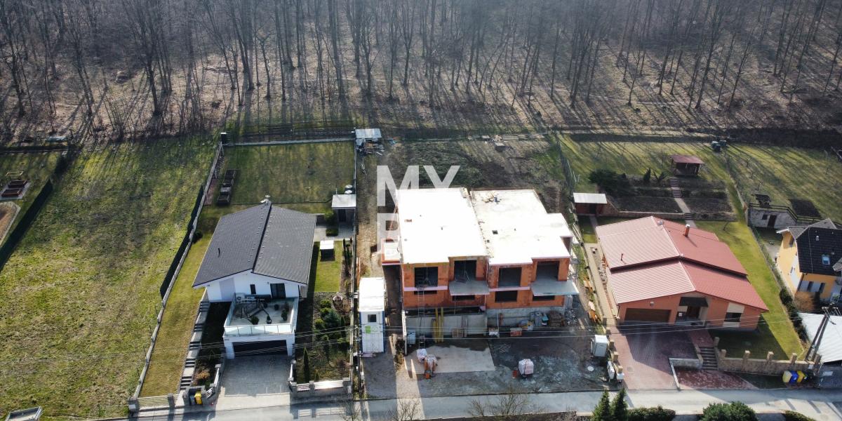 PREDAJ / dvoch novostavieb rodinných domov 226 m2 + pozemok 826 m2 | Veľký Šariš - Kanaš