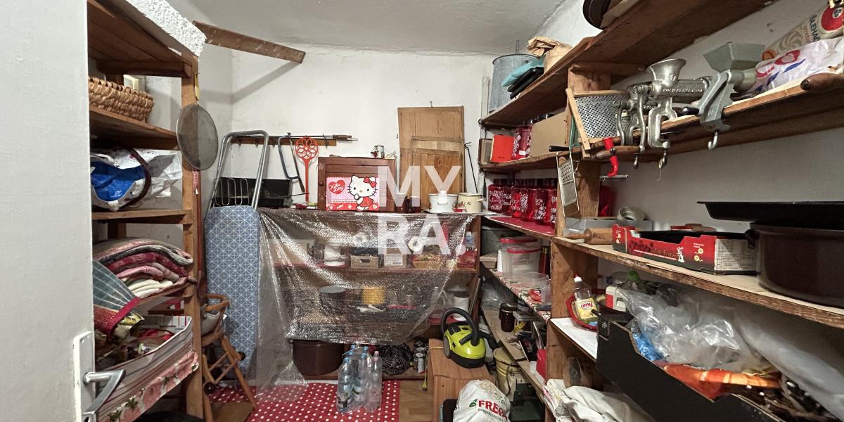 PREDAJ / starší rodinný dom s pozemkom 1950 m2 / Široké