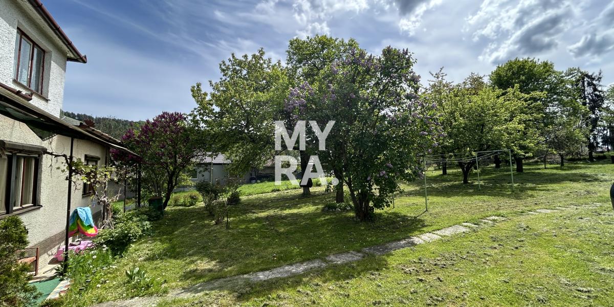 PREDAJ / starší rodinný dom s pozemkom 1950 m2 / Široké