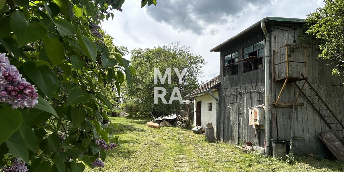 PREDAJ / starší rodinný dom s pozemkom 1950 m2 / Široké