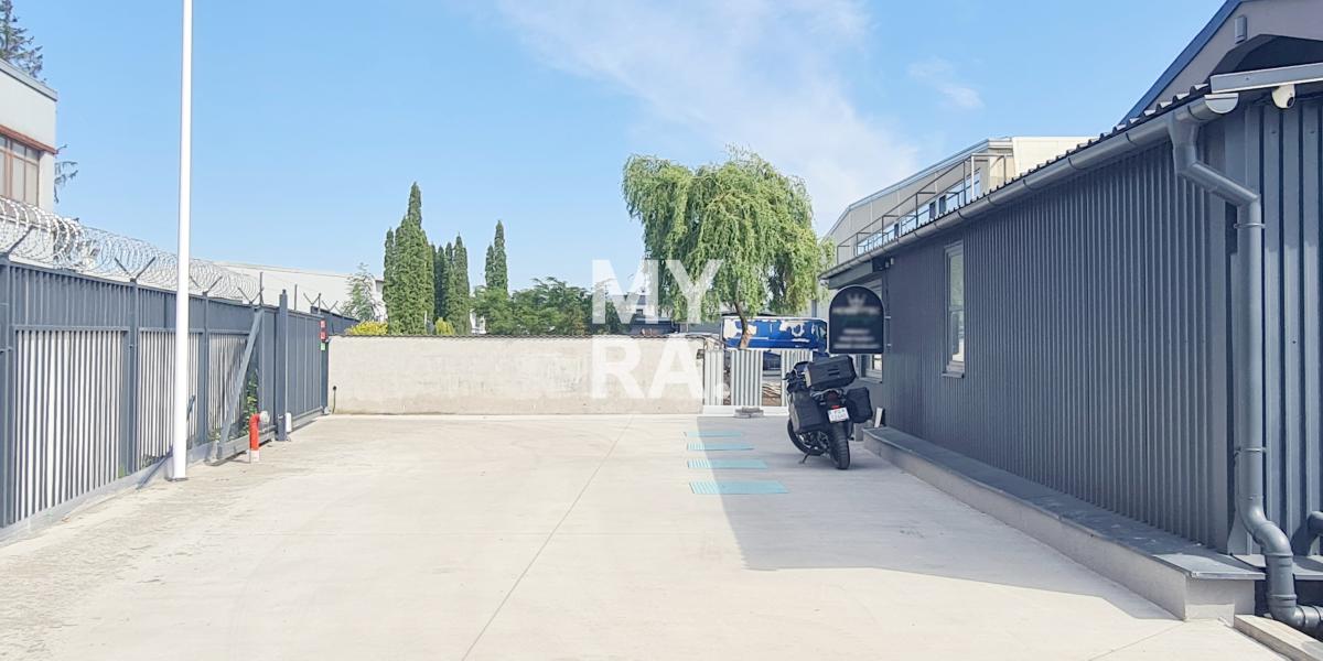 PRENÁJOM / výrobno-skladovací areál 890 m2 / Prešov