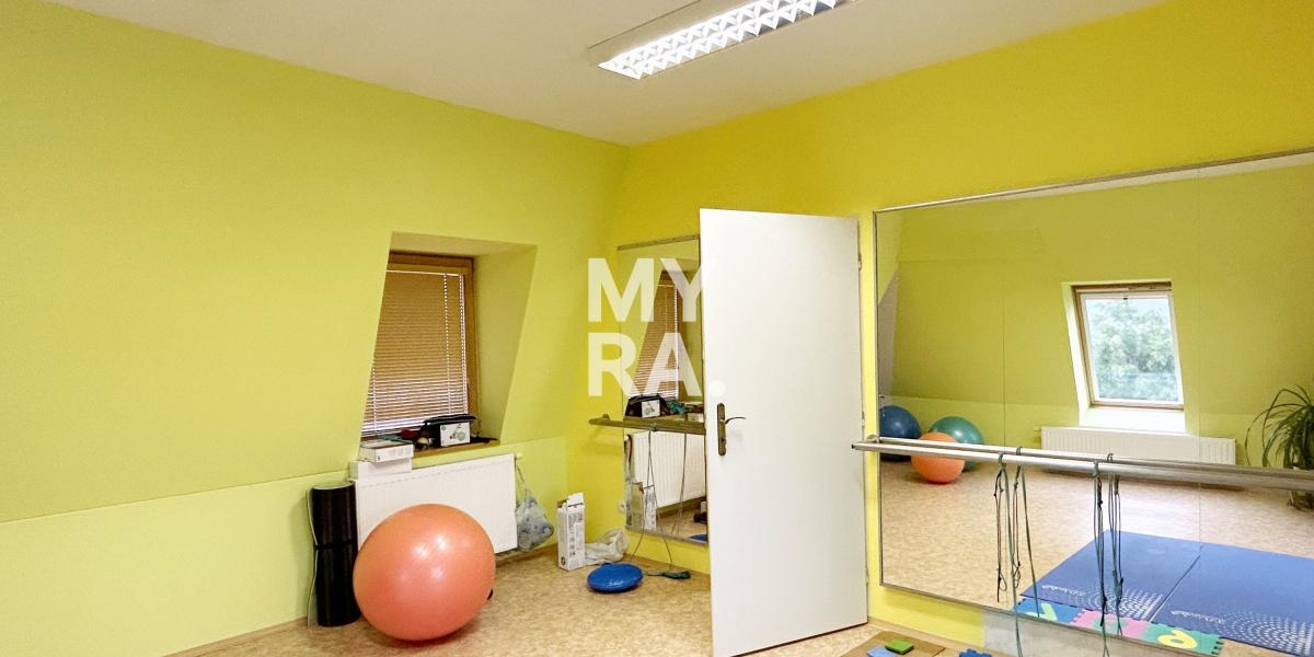 PREDAJ / historickej budovy Weberovho domu v Prešove