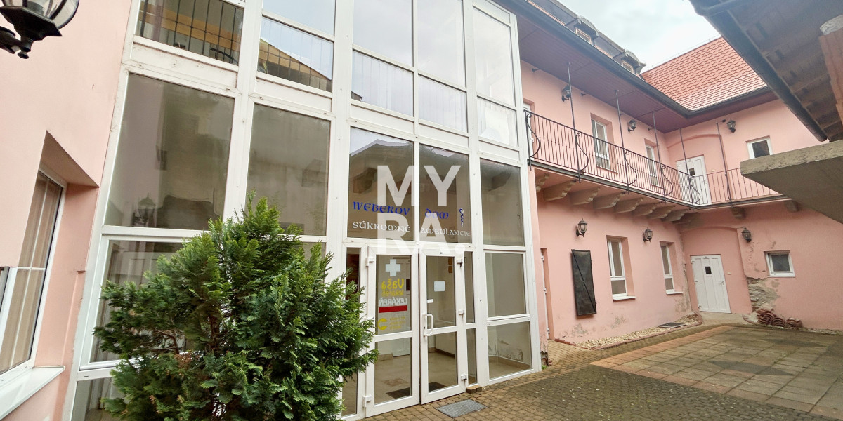 PREDAJ / historickej budovy Weberovho domu v Prešove