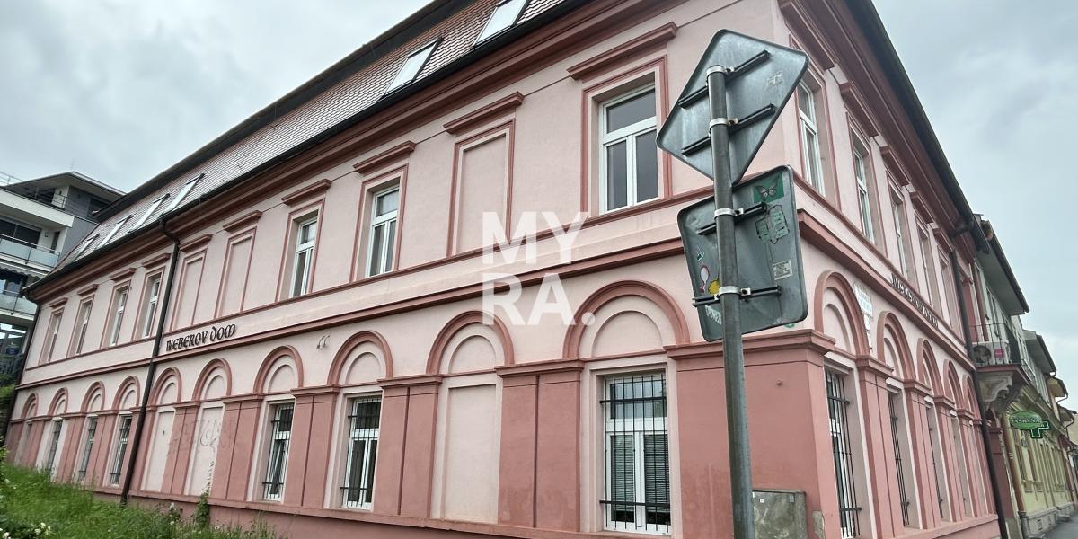 PREDAJ / historickej budovy Weberovho domu v Prešove