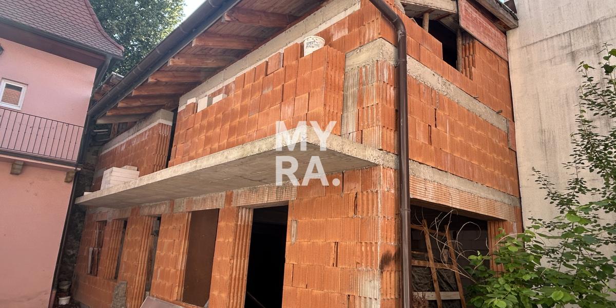 PREDAJ / historickej budovy Weberovho domu v Prešove