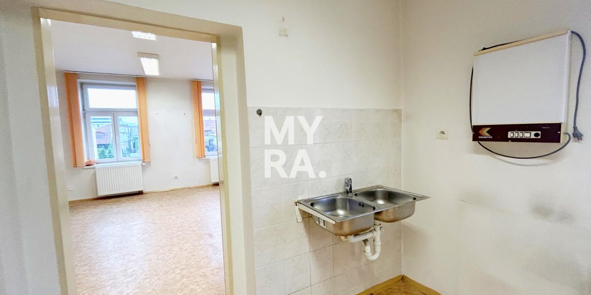 PRENÁJOM / ambulancia, kancelárie / 37 m2 / Weberov dom / ul. Konštantínova v Prešove