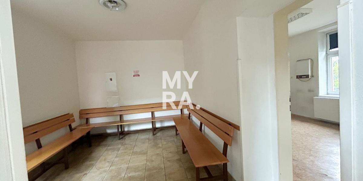PRENÁJOM / ambulancia, kancelárie / 37 m2 / Weberov dom / ul. Konštantínova v Prešove