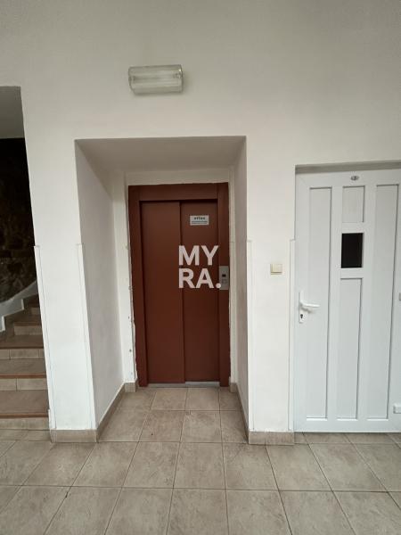 PRENÁJOM / ambulancia, kancelárie / 37 m2 / Weberov dom / ul. Konštantínova v Prešove