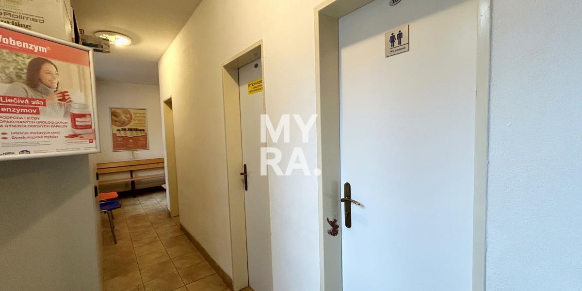 PRENÁJOM / ambulancia, kancelárie / 37 m2 / Weberov dom / ul. Konštantínova v Prešove