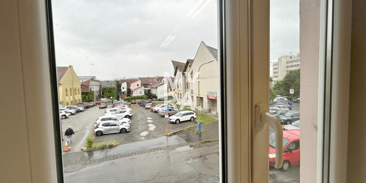 PRENÁJOM / ambulancia, kancelárie / 37 m2 / Weberov dom / ul. Konštantínova v Prešove