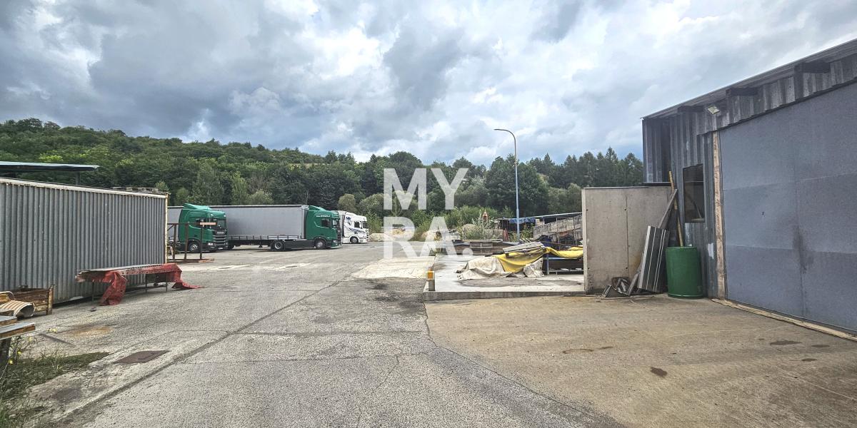 NA PREDAJ priemyselný areál o veľkosti 7000 m2 v obci Fričovce, neďaleko D1 diaľnica