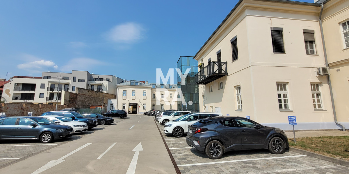 Nebytový priestor, prízemie, 2x parkovanie, 94 m2, klimatizácia, Baštová ulica, centrum mesta