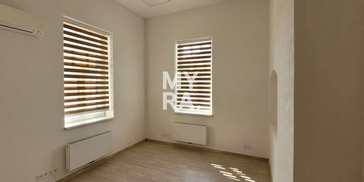 Nebytový priestor, prízemie, 2x parkovanie, 94 m2, klimatizácia, Baštová ulica, centrum mesta