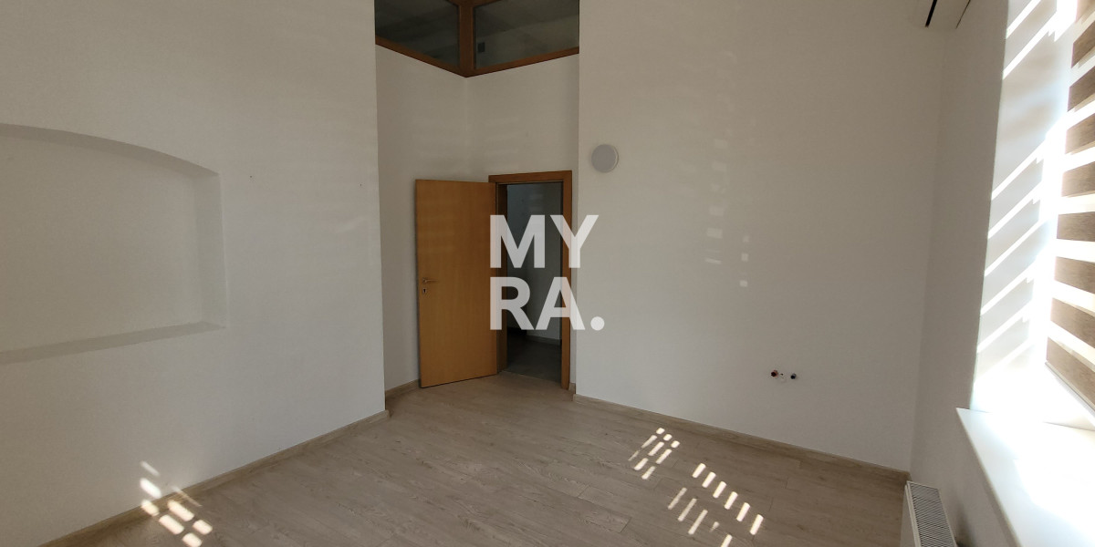 Nebytový priestor, prízemie, 2x parkovanie, 94 m2, klimatizácia, Baštová ulica, centrum mesta