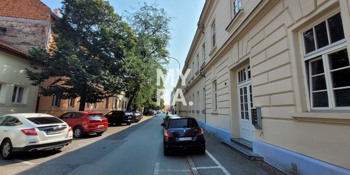 Nebytový priestor, prízemie, 2x parkovanie, 94 m2, klimatizácia, Baštová ulica, centrum mesta