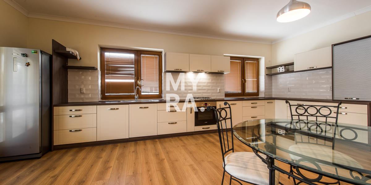 NOVÁ CENA ! / Rodinný dom aj na podnikanie / Kračúnovce 25 km od Prešova