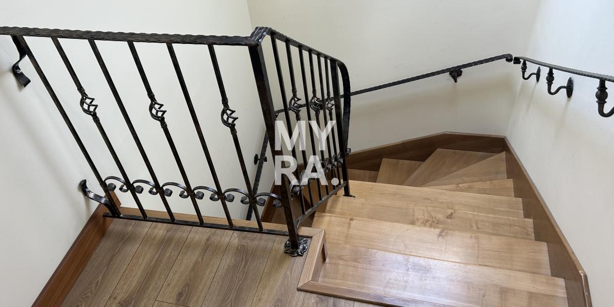 NOVÁ CENA ! / Rodinný dom aj na podnikanie / Kračúnovce 25 km od Prešova