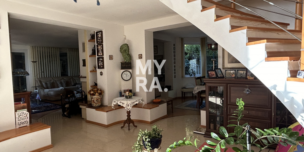 PREDAJ / Rodinná vila 479 m2 / Za Kalváriou, Prešov