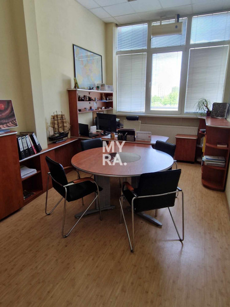 Exkluzívne - prevádzková budova vo vlastnom areáli