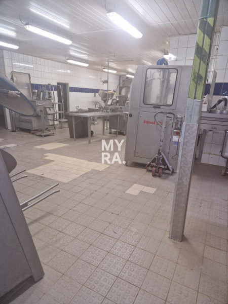 Exkluzívne - prevádzková budova vo vlastnom areáli