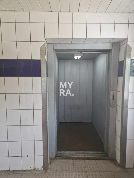 Exkluzívne - prevádzková budova vo vlastnom areáli