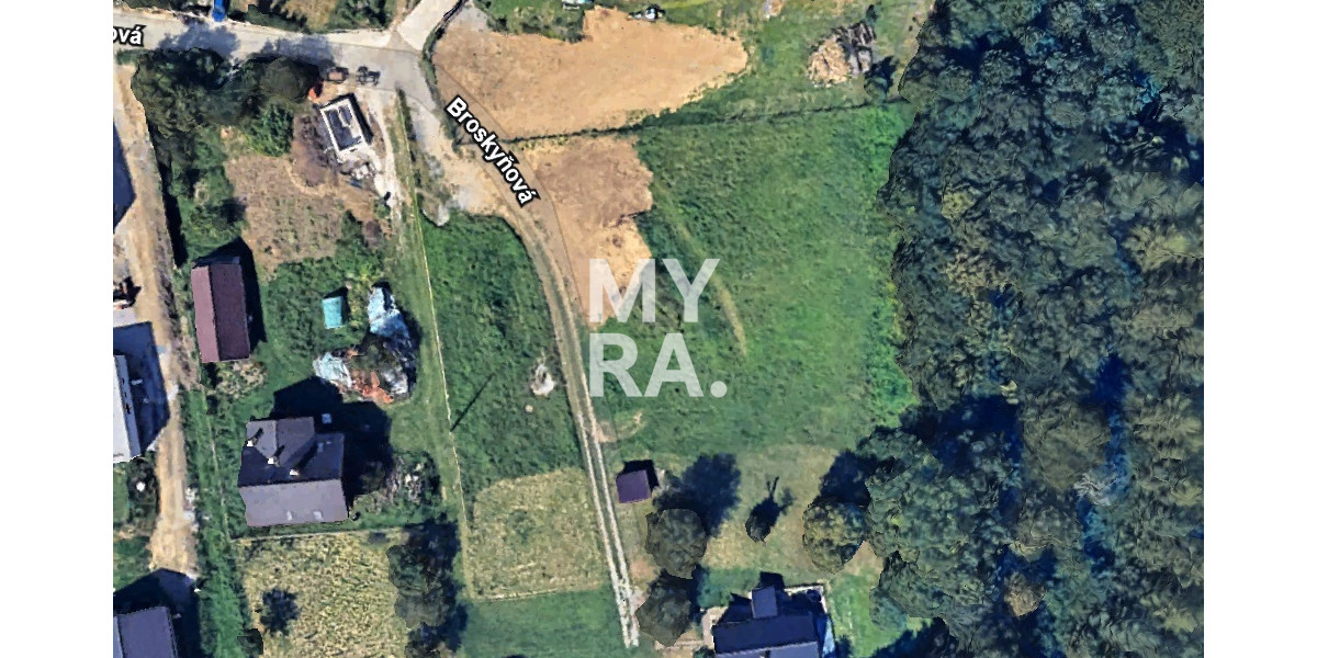 Na predaj stavebný pozemok s projektom 2500  m2, ul. Broskyňová, Prešov