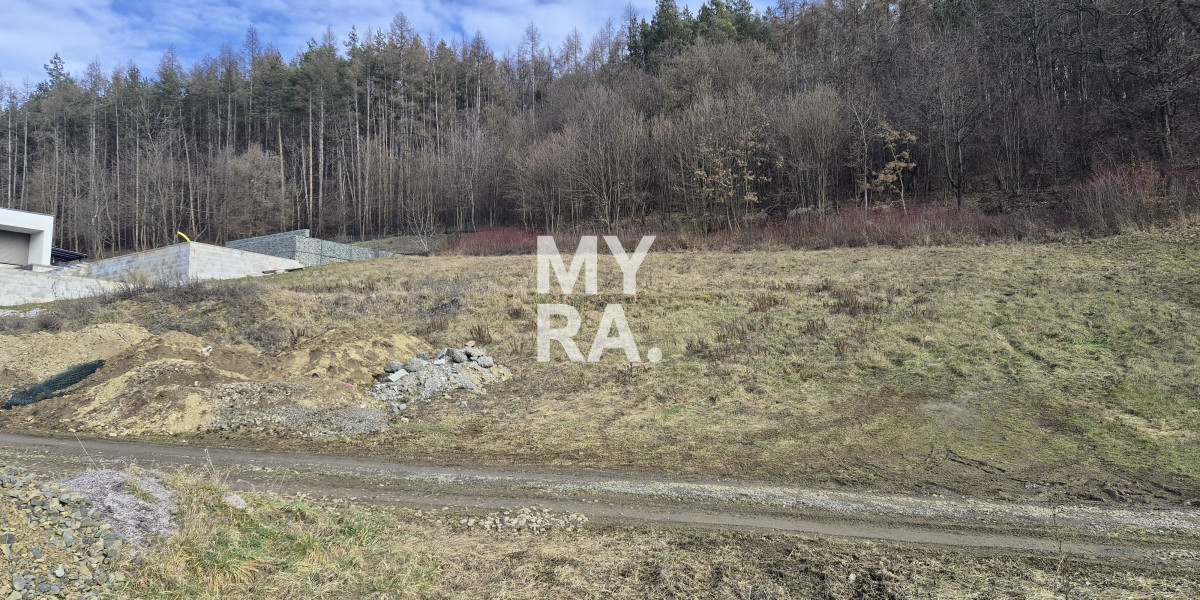 Na predaj stavebný pozemok s projektom 2500  m2, ul. Broskyňová, Prešov