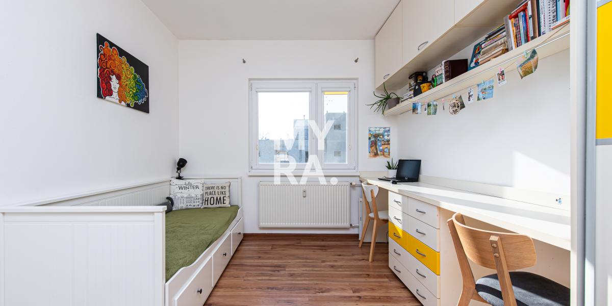 PREDAJ / 2,5-izbový byt 57 m2 s balkónom/ ul. Majakovského / Prešov