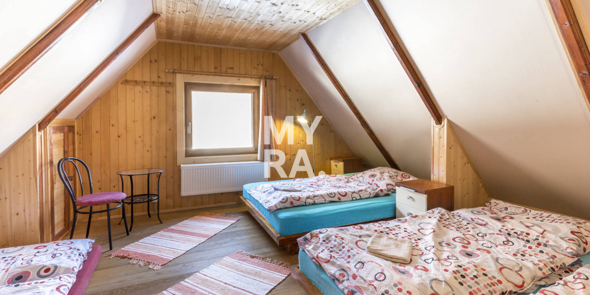 Chata, podlahová plocha 205 m2, terasa 100 m2, priamy vstup do vodnej nádrže