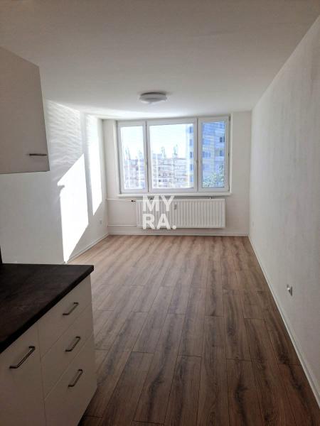 Prenájom - 2 izbový byt - Polárna - Jazero