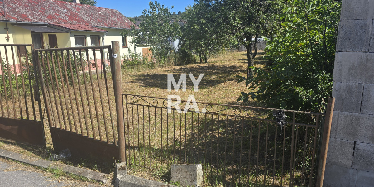 Stavebný pozemok v centre obce Gregorovce.