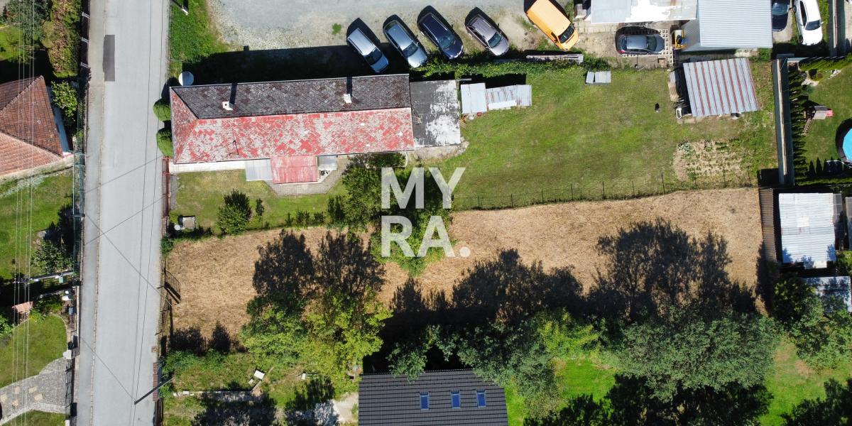 Stavebný pozemok v centre obce Gregorovce.