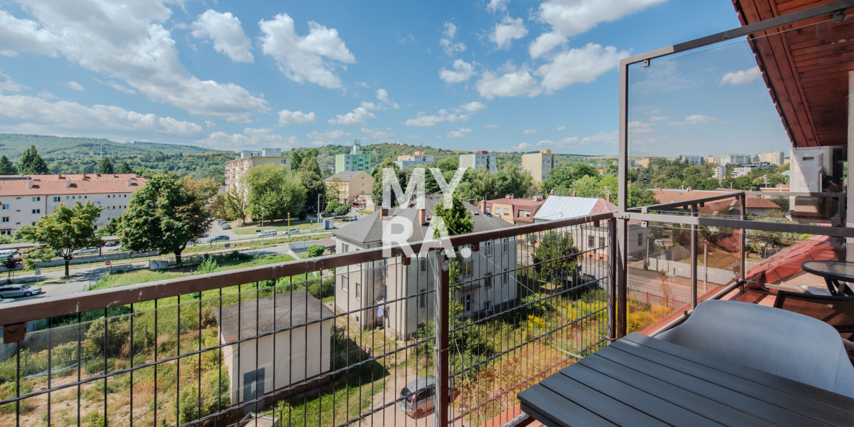 Štýlový 2-izbový mezonetový byt s dvoma balkónmi – blízko centra, Prešov