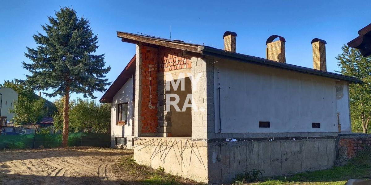 Skolaudovaný, komfortne riešený rodinný dom v štádiu holodom.