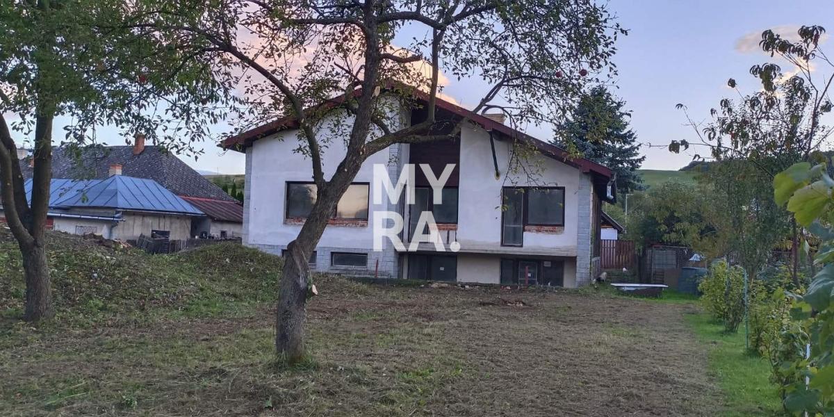 Skolaudovaný, komfortne riešený rodinný dom v štádiu holodom.