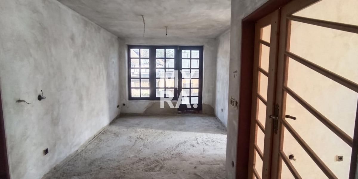 Skolaudovaný, komfortne riešený rodinný dom v štádiu holodom.