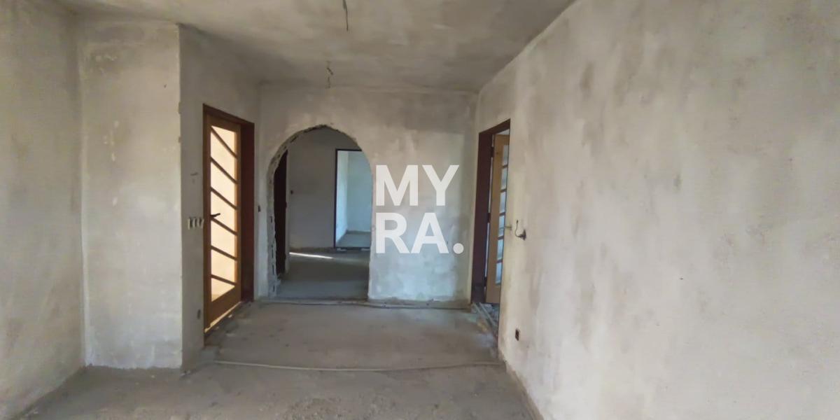 Skolaudovaný, komfortne riešený rodinný dom v štádiu holodom.