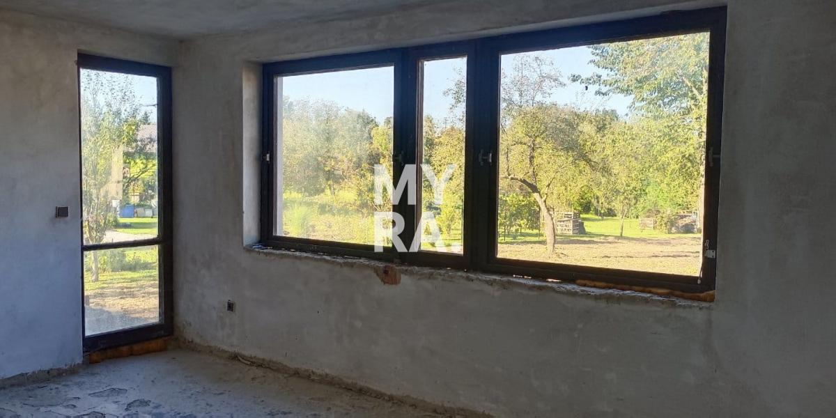 Skolaudovaný, komfortne riešený rodinný dom v štádiu holodom.